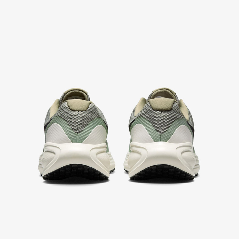 NIKE Superge NIKE REVOLUTION 8 