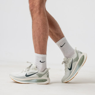 NIKE Superge NIKE VOMERO 18 