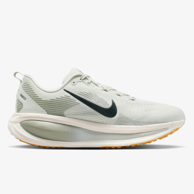 NIKE Superge NIKE VOMERO 18 