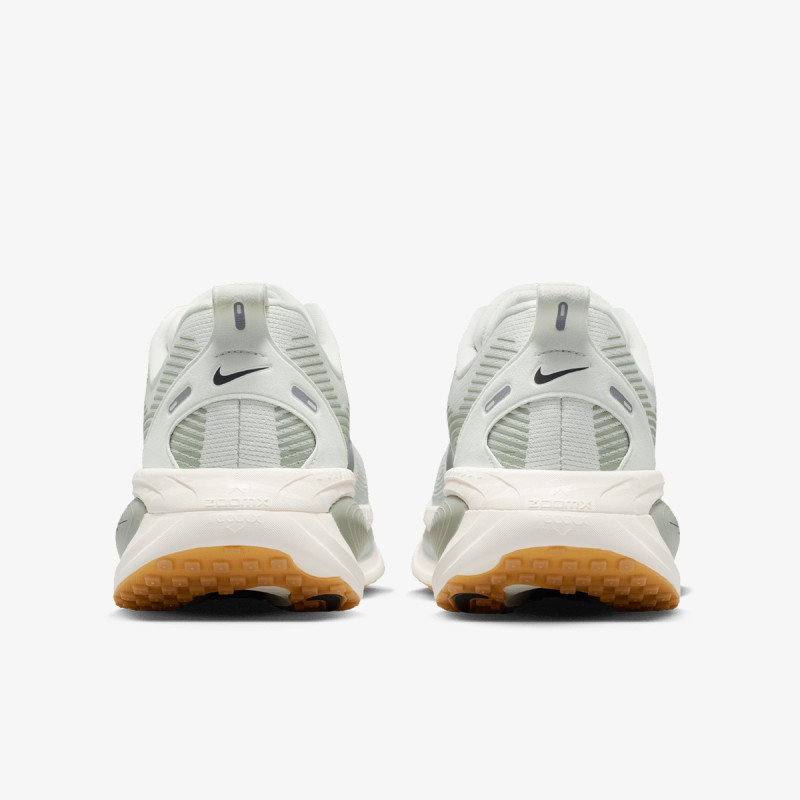 NIKE Superge NIKE VOMERO 18 