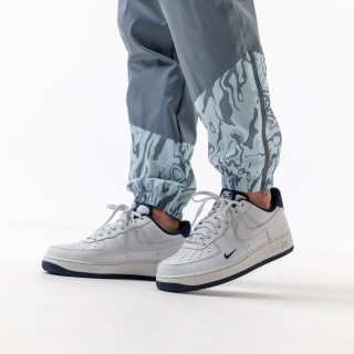 NIKE Superge AIR FORCE 1 ’07 LV8 ESS+ 