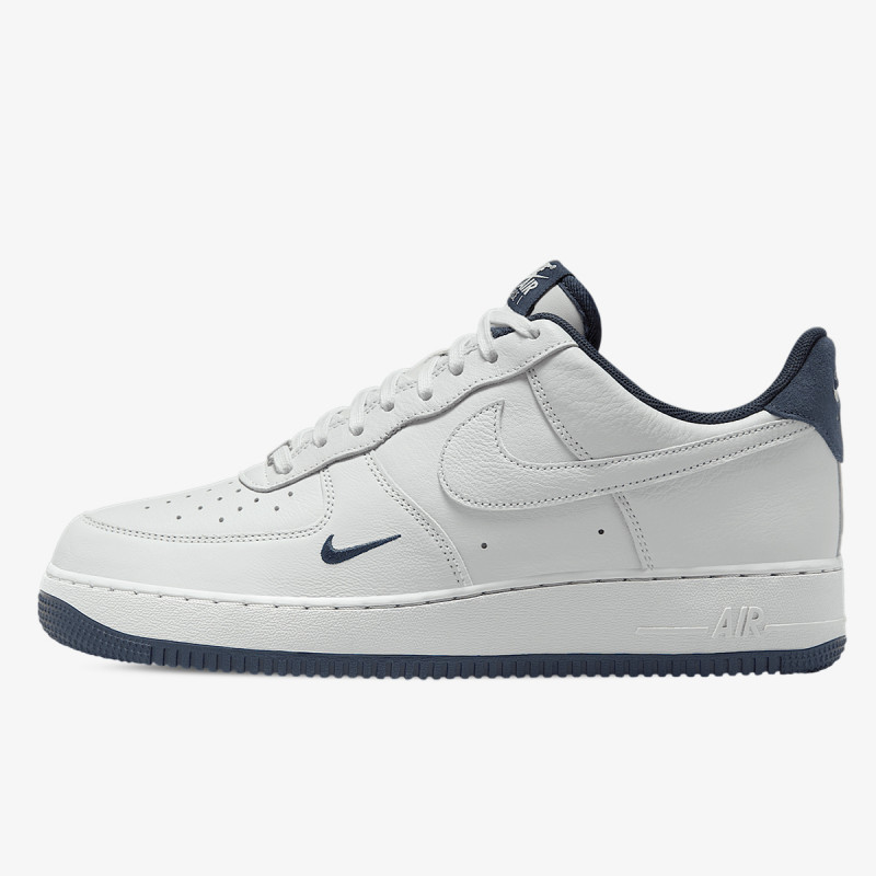 NIKE Superge AIR FORCE 1 ’07 LV8 ESS+ 