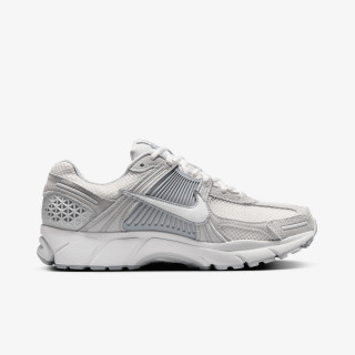 NIKE Superge Nike Zoom Vomero 5 
