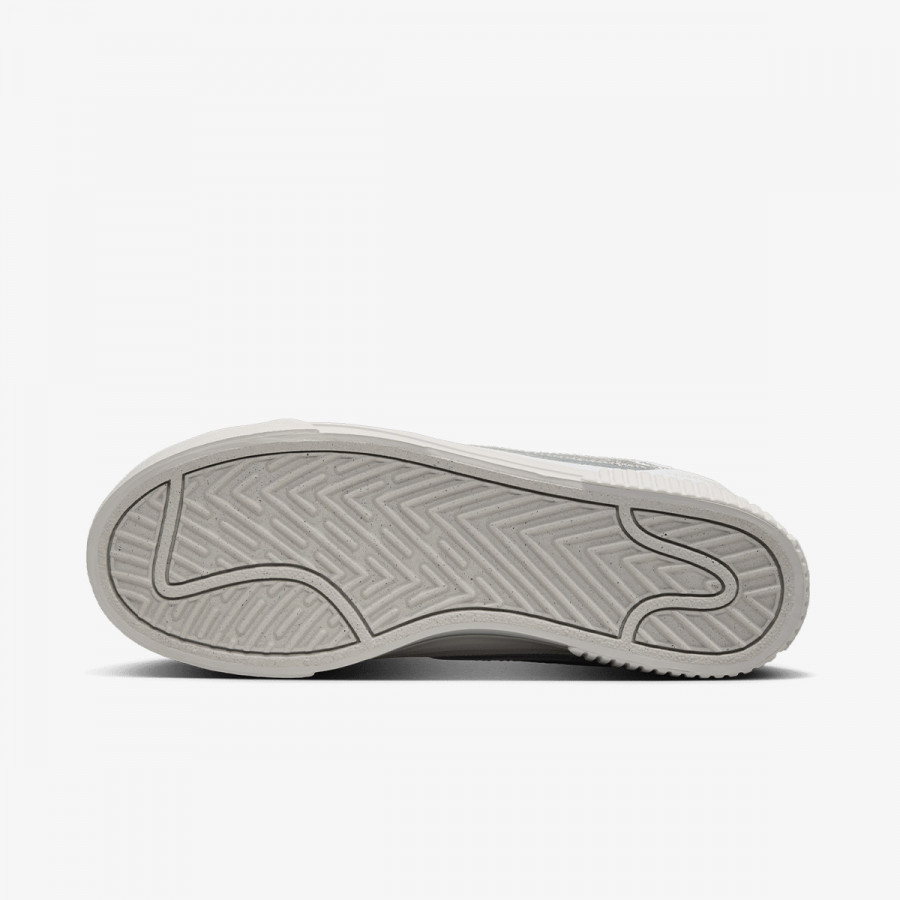 NIKE Superge WMNS COURT LEGACY LIFT GFX 2 