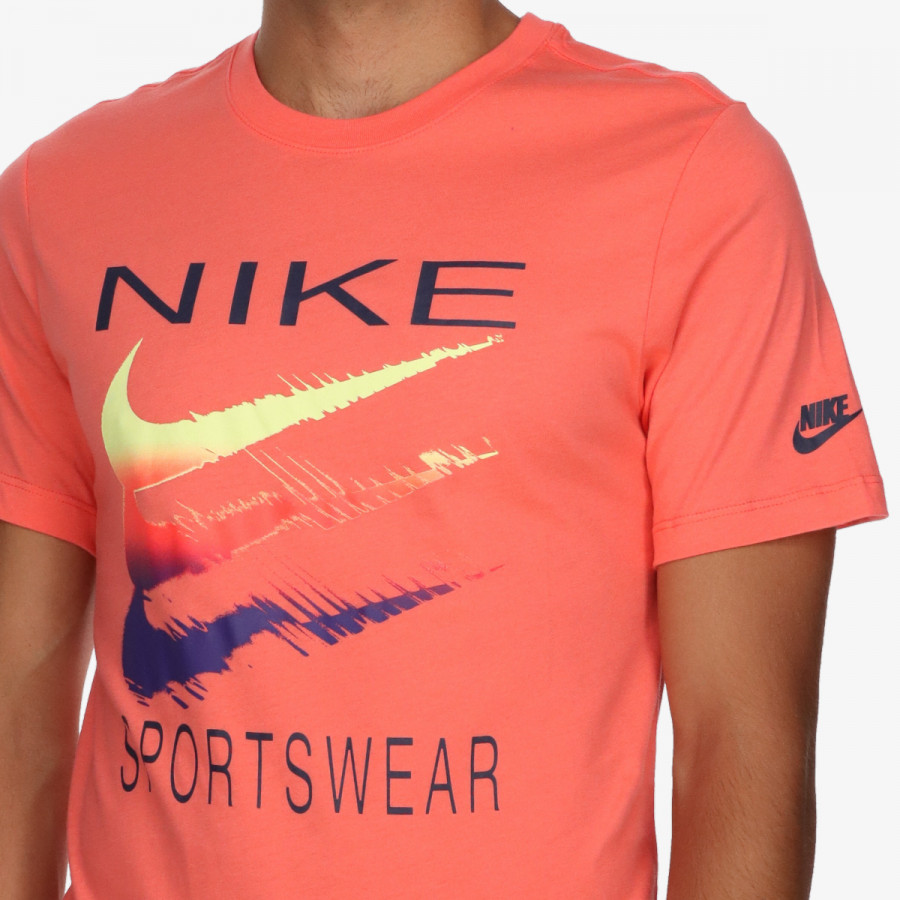 NIKE KRATKA MAJICA M NSW TEE 6MO SWSH SP25