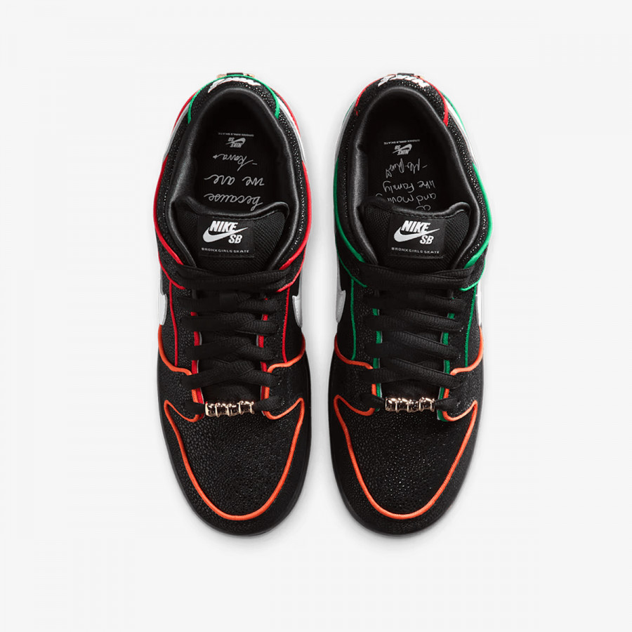 NIKE Superge SB Dunk Low 