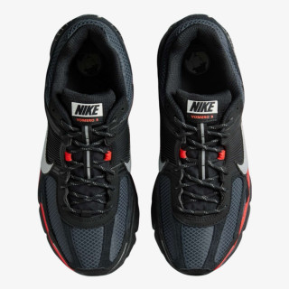 NIKE Superge Zoom Vomero 5 