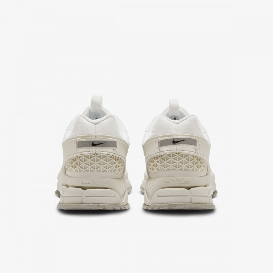 NIKE Superge NIKE ZOOM VOMERO ROAM 