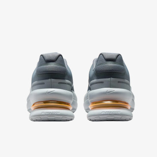 NIKE Superge Air Zoom Upturn SC 