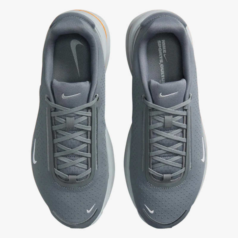 NIKE Superge Air Zoom Upturn SC 