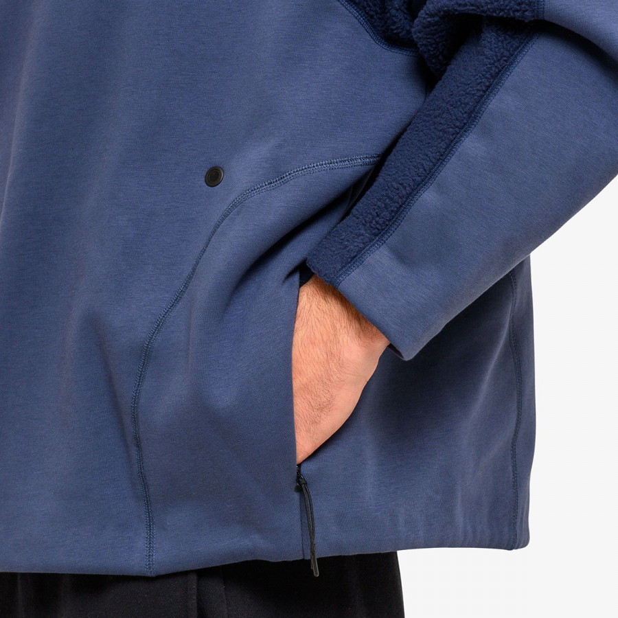 NIKE KAPUCAR Tech Boreas 