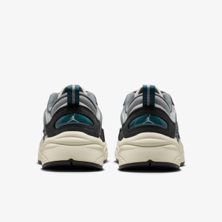 NIKE Superge JORDAN TRUNNER O/S 