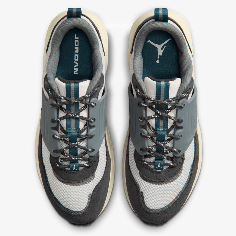 NIKE Superge JORDAN TRUNNER O/S 