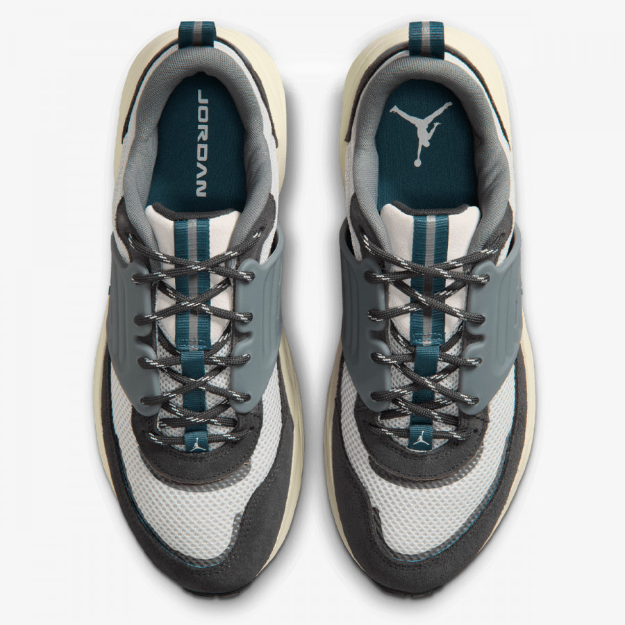 NIKE Superge JORDAN TRUNNER O/S 