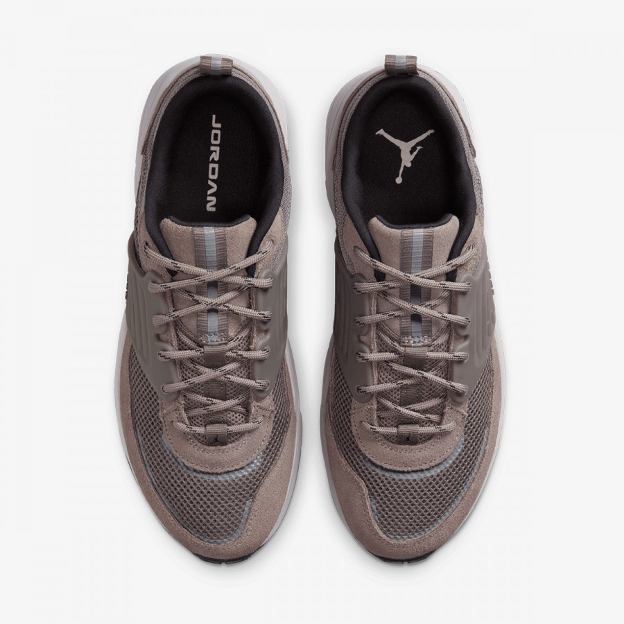 NIKE Superge JORDAN TRUNNER O/S 