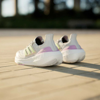 adidas Superge ULTRABOOST LIGHT W 