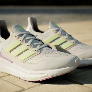 adidas Superge ULTRABOOST LIGHT W 