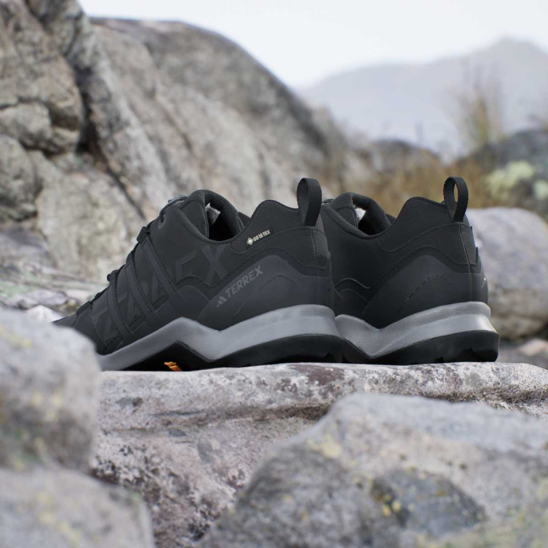 adidas Superge Terrex Swift R2 
