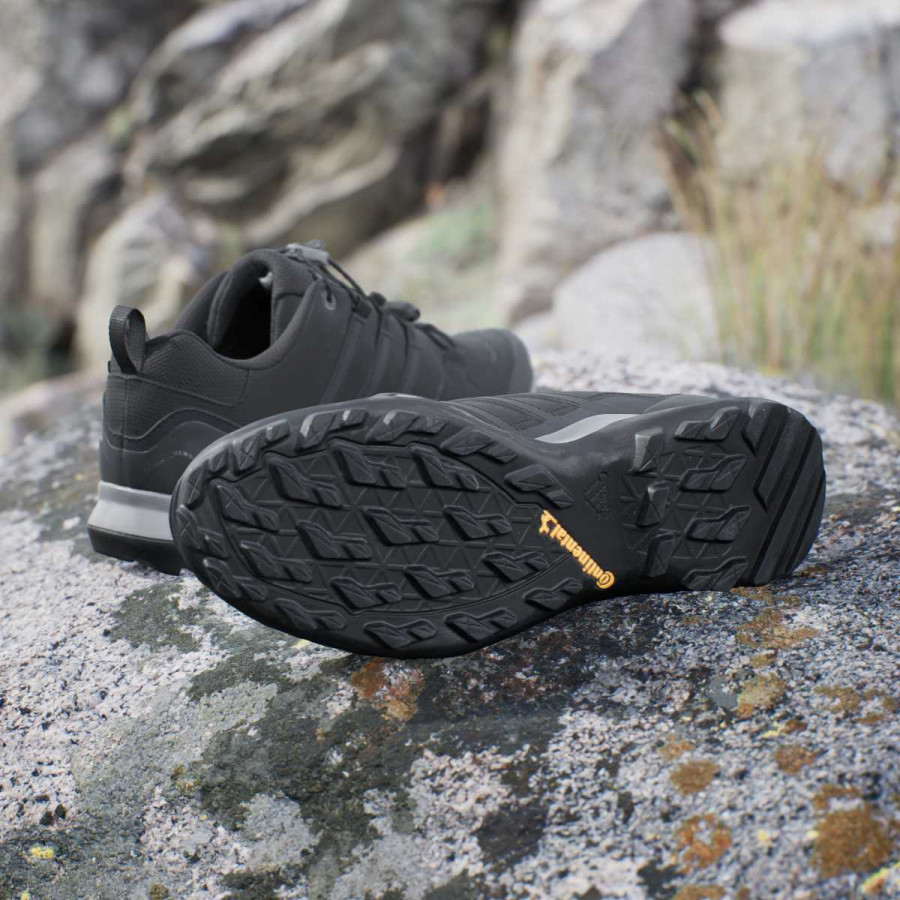 adidas Superge Terrex Swift R2 