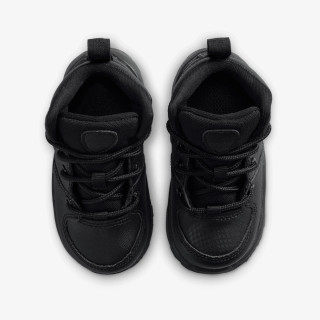 NIKE Superge Manoa 17 