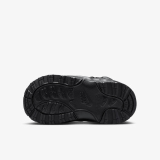 NIKE Superge Manoa 17 