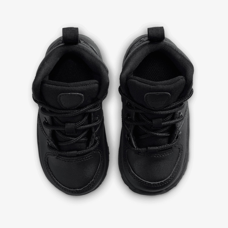 NIKE Superge Manoa 17 