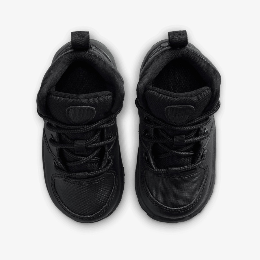 NIKE Superge Manoa 17 