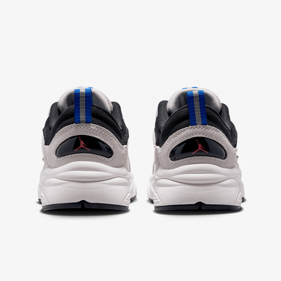 NIKE Superge JORDAN TRUNNER O/S BG 