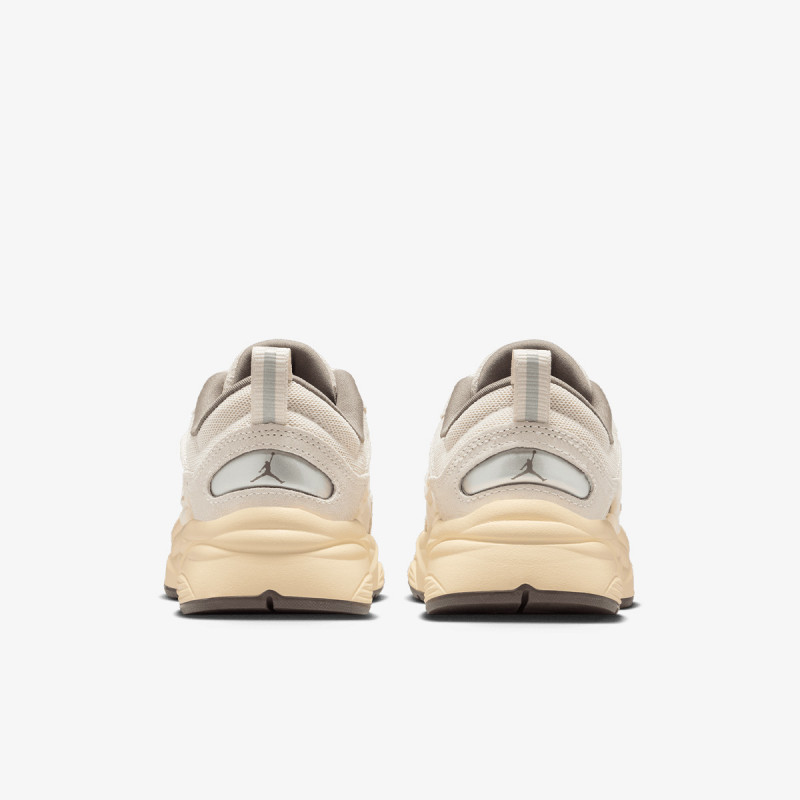 NIKE Superge JORDAN TRUNNER O/S BG 