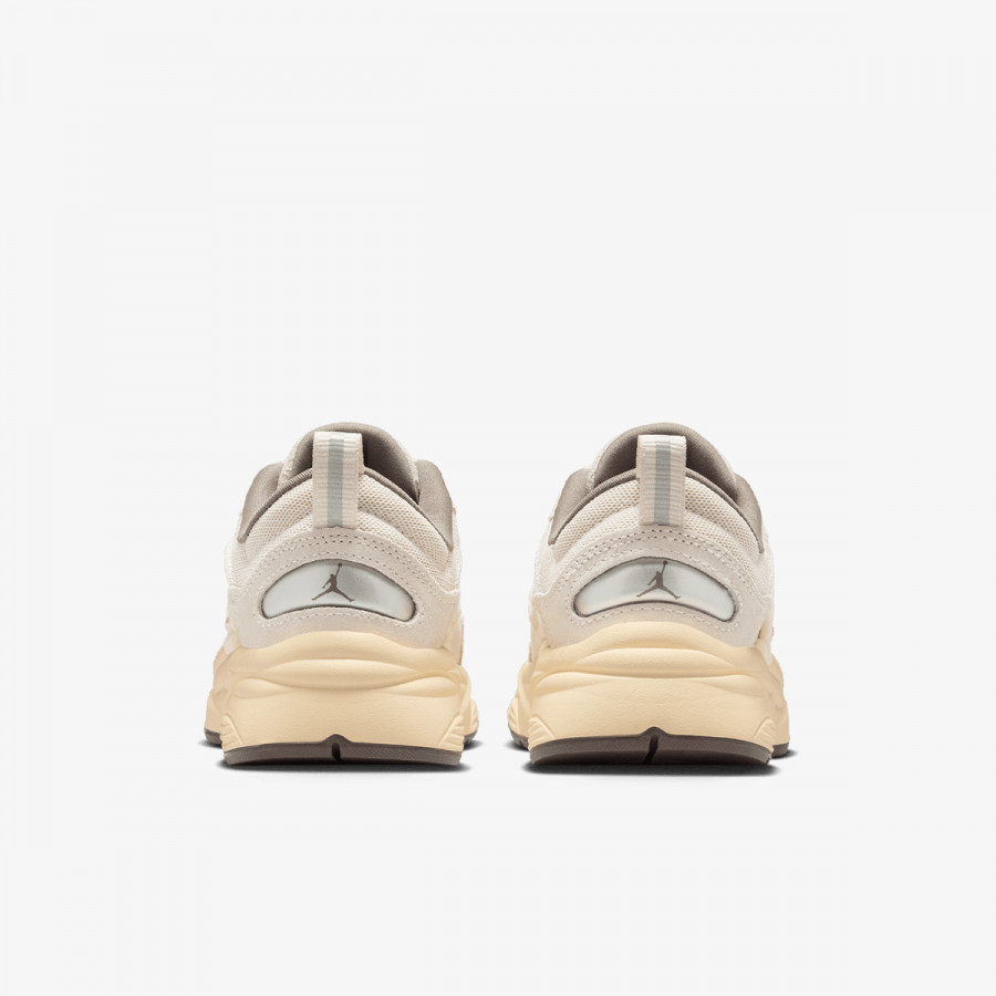 NIKE Superge JORDAN TRUNNER O/S BG 