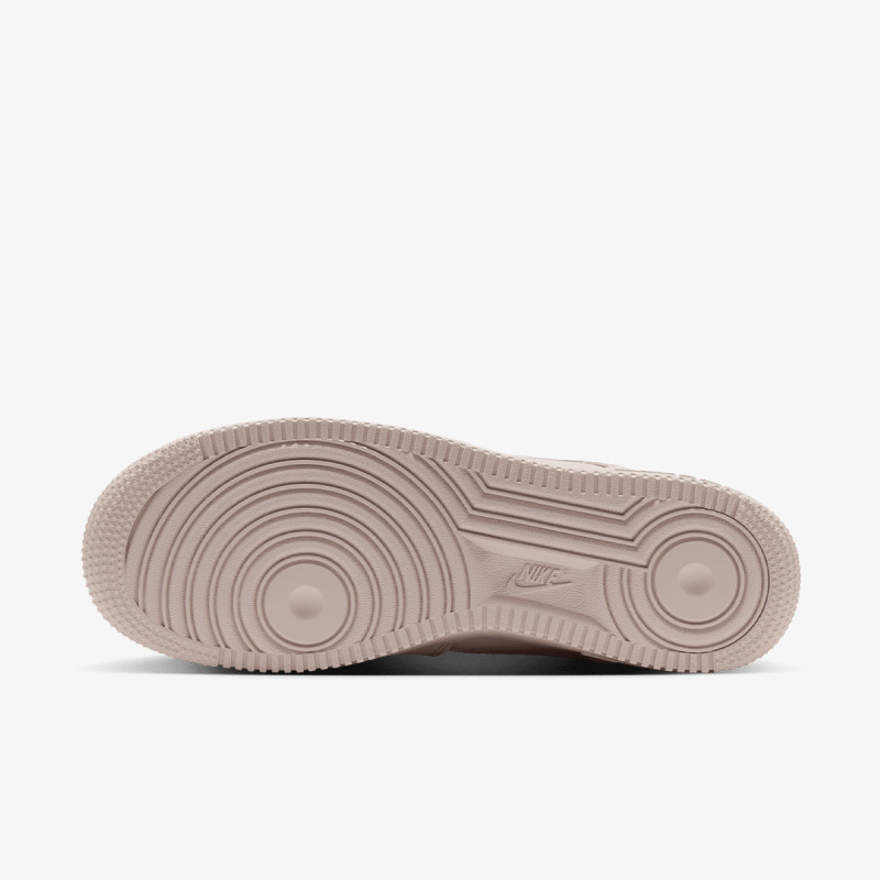 NIKE Superge W NIKE AIR FORCE 1 LO SR 