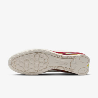 NIKE Superge W NIKE SHOX Z SE 