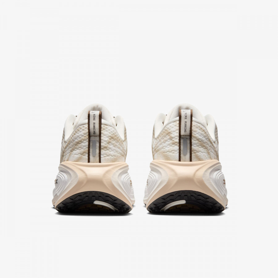 NIKE Superge Vomero Plus 