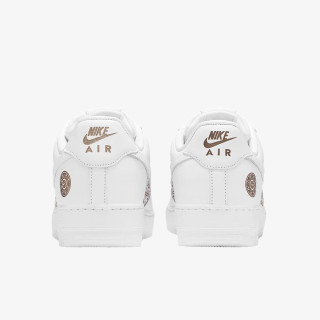 NIKE Superge NIKE AIR FORCE 1 '07 LV8 