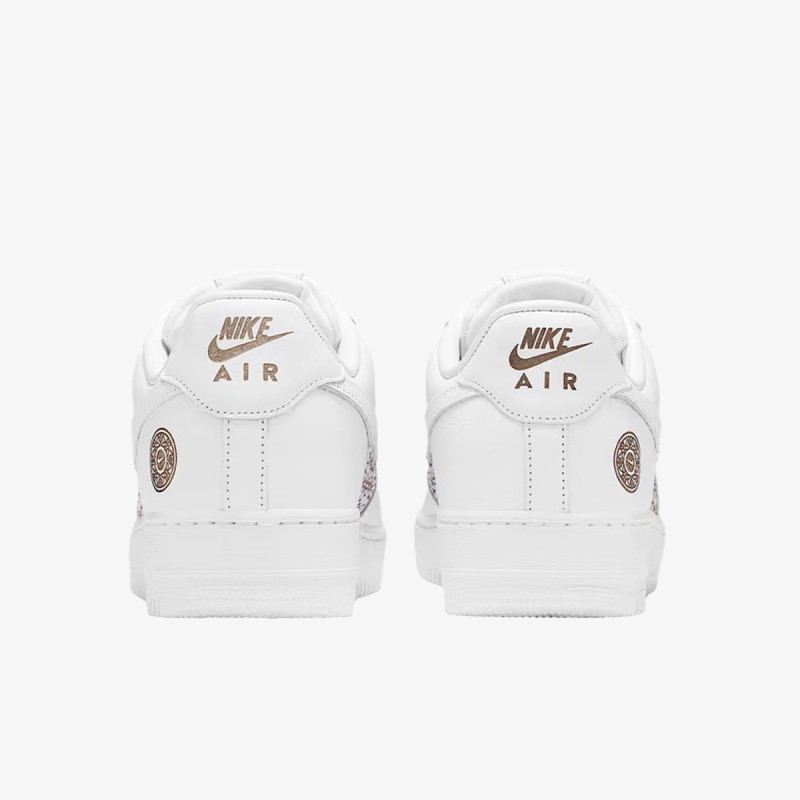 NIKE Superge NIKE AIR FORCE 1 '07 LV8 
